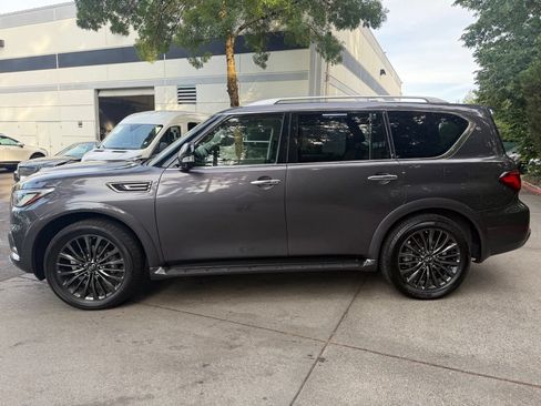 Used 2023 INFINITI QX80 Premium Select w/ All-Season Package AWD/4WD image 7