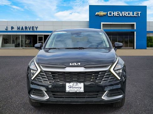 Used 2023 Kia Sportage LX image 2