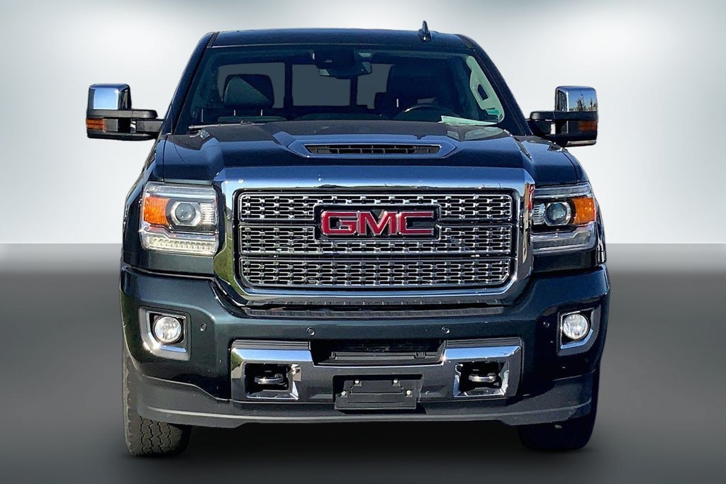 Used 2018 GMC Sierra 2500 Denali w/ Duramax Plus Package AWD/4WD image 7
