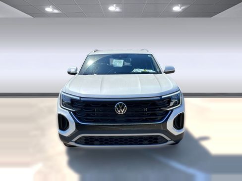 New 2026 Volkswagen Atlas Cross Sport SE image 6