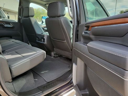 Used 2024 GMC Sierra 2500 Denali image 27