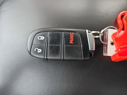 Used 2022 Jeep Grand Cherokee Laredo E image 31