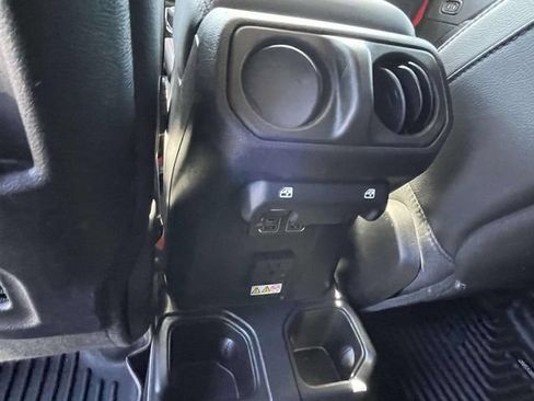 Used 2023 Jeep Gladiator Rubicon w/ LED Lighting Group AWD/4WD image 15