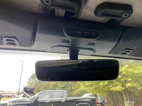 Used 2023 Jeep Gladiator Overland image 32