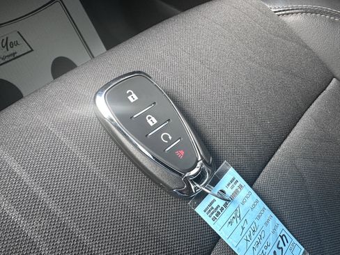 Used 2022 Chevrolet Trax LT w/ LT Convenience Package image 19