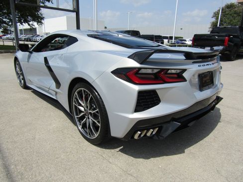 Used 2024 Chevrolet Corvette Stingray Preferred Cpe w/ Z51 Performance Package RWD image 7
