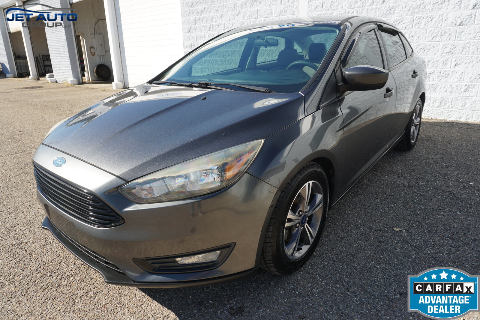 Used 2018 Ford Focus SE w/ SE Appearance Package FWD image 3