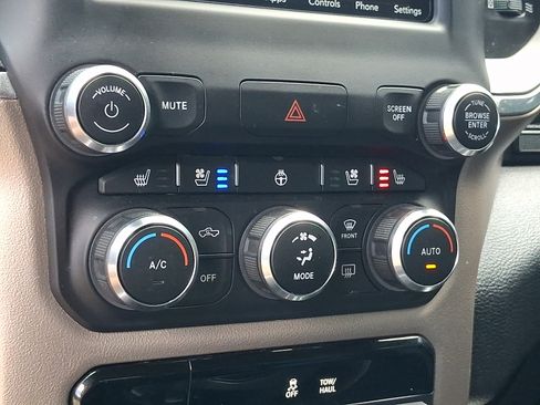 Used 2020 RAM 1500 Laramie AWD/4WD image 15