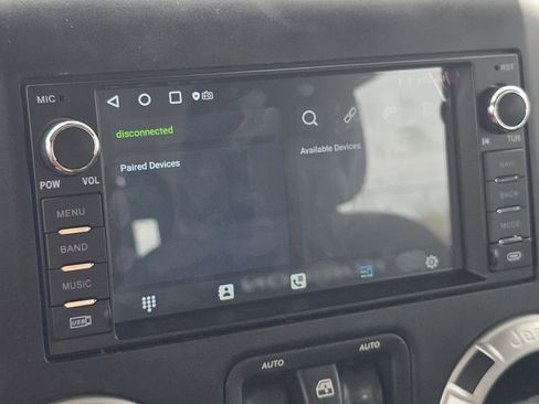 Used 2014 Jeep Wrangler Rubicon w/ Power Convenience Group image 6