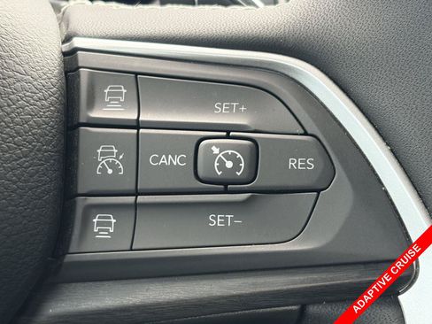 Used 2024 Jeep Grand Cherokee L Limited w/ Black Appearance Package AWD/4WD image 8