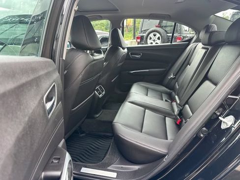 Used 2018 Acura TLX FWD image 11