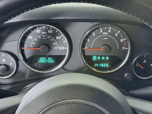 Used 2011 Jeep Wrangler Unlimited Rubicon w/ Connectivity Group AWD/4WD image 16