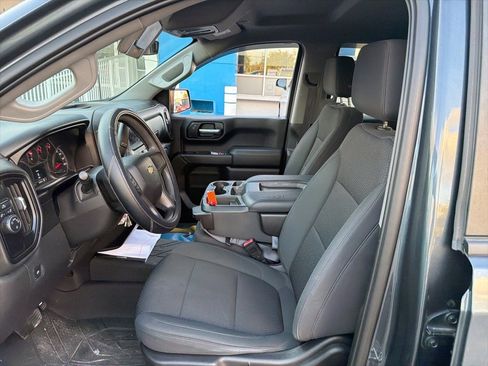 Used 2020 Chevrolet Silverado 1500 Custom w/ Custom Value Package image 3