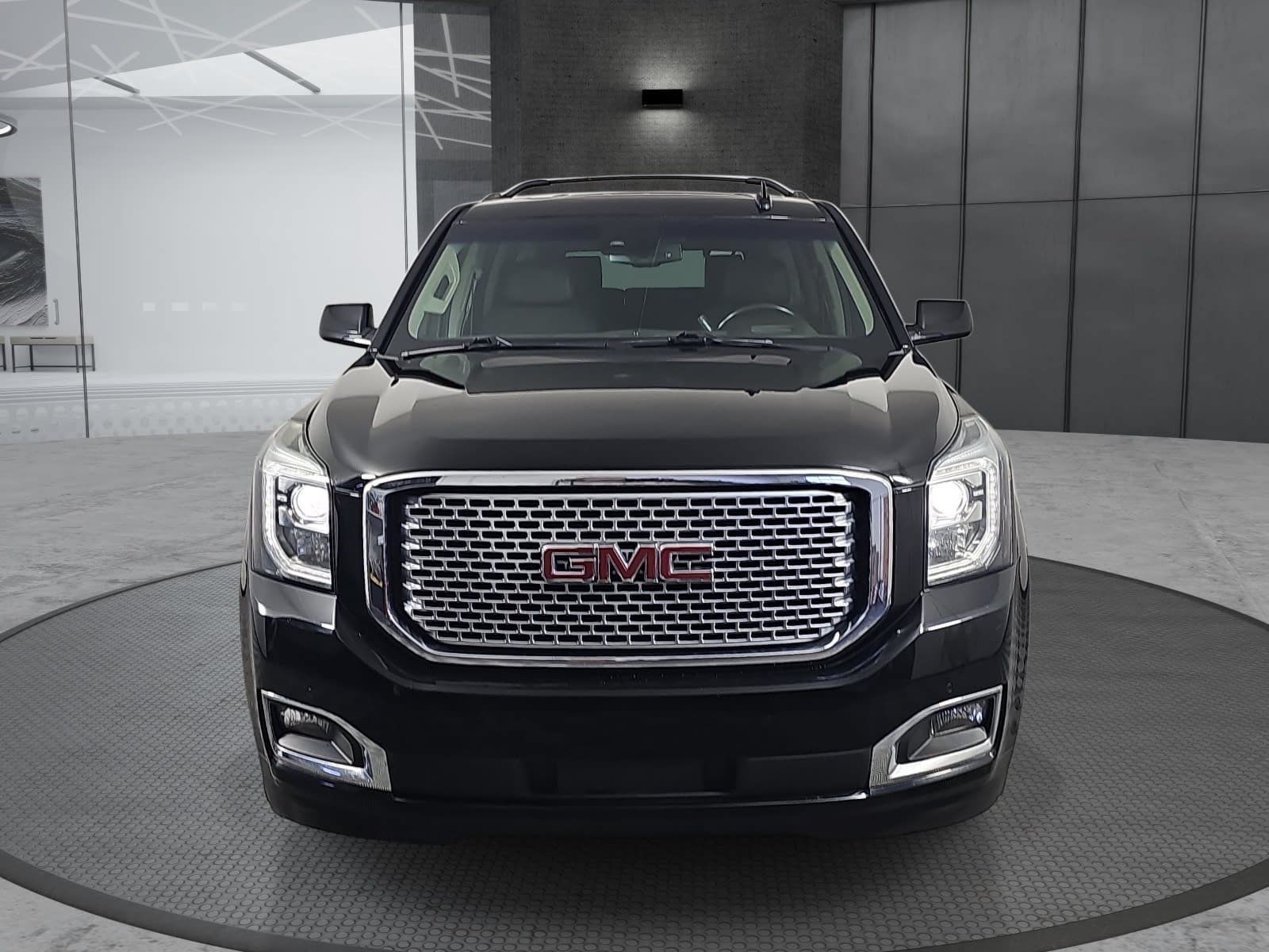 Used 2016 GMC Yukon Denali w/ Open Road Package AWD/4WD image 2
