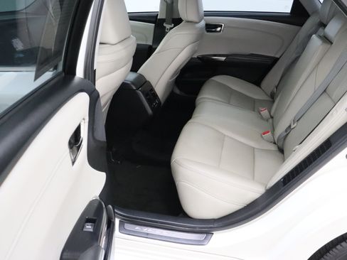 Used 2018 Toyota Avalon Limited FWD image 32