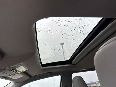 Used 2015 Toyota Highlander XLE image 26