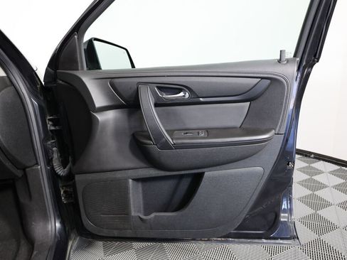 Used 2015 Chevrolet Traverse LT w/ Style and Technology Package image 25