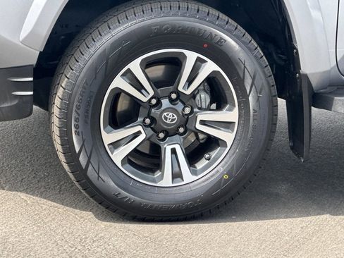 Used 2018 Toyota Tacoma TRD Sport w/ Technology Package RWD image 23