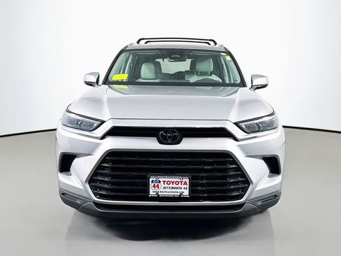 Used 2024 Toyota Grand Highlander XLE image 9