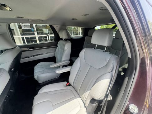 Used 2021 Hyundai Palisade SEL w/ Premium Package FWD image 17