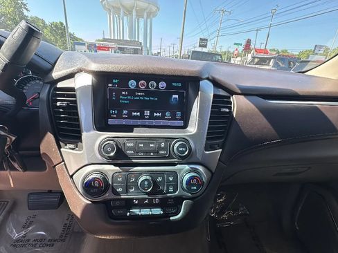 Used 2017 Chevrolet Suburban LS w/ Enhanced Driver Alert Package RWD image 16