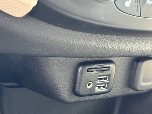 Used 2023 Chevrolet Traverse Premier FWD image 21