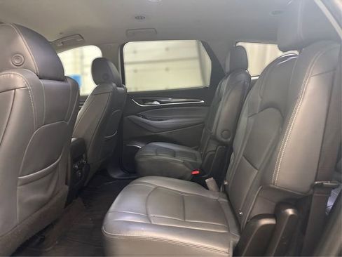Used 2019 Buick Enclave Essence image 11