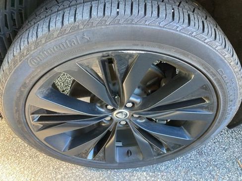 Used 2024 Jaguar F-PACE R-Dynamic S image 12