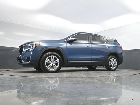 Used 2024 GMC Terrain SLE AWD/4WD image 37