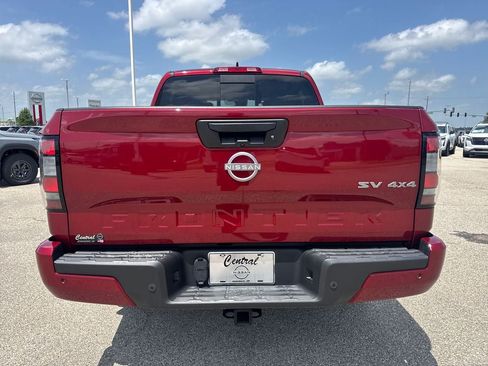 Used 2023 Nissan Frontier SV w/ SV Convenience Package AWD/4WD image 5