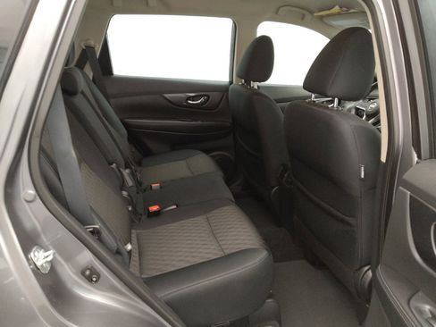 Used 2018 Nissan Rogue S FWD image 19