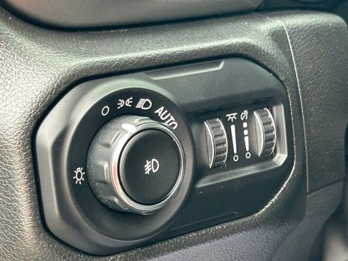 Used 2022 Jeep Wrangler Unlimited Sahara AWD/4WD image 74