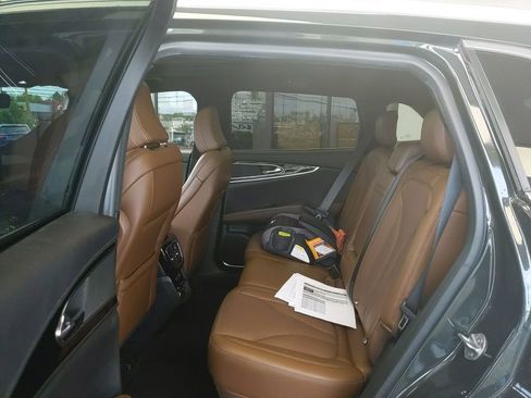Used 2023 Lincoln Nautilus Reserve AWD/4WD image 12