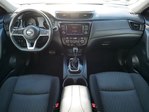 Used 2018 Nissan Rogue SV image 10