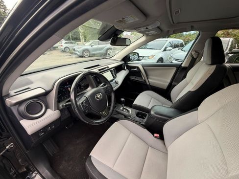 Used 2017 Toyota RAV4 XLE FWD image 13