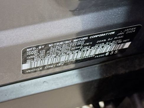 Used 2024 Mitsubishi Outlander SE Black Edition image 32