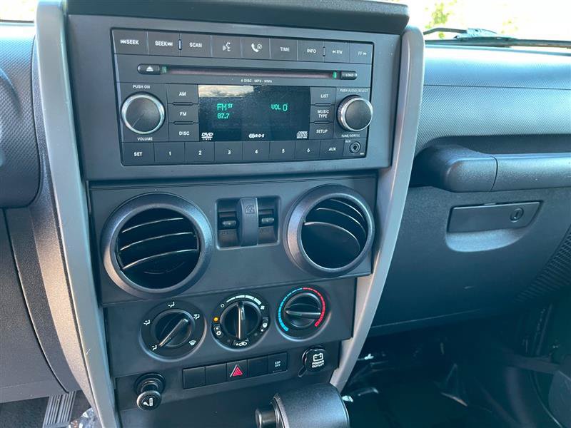 Used 2007 Jeep Wrangler Sahara w/ Dual Top Group AWD/4WD image 19