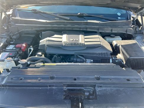 Used 2023 Nissan Titan PRO-4X w/ Pro-4x Convenience Package image 31