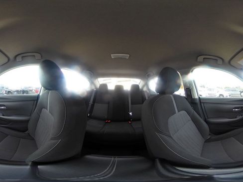 Used 2025 Nissan Sentra SV image 40