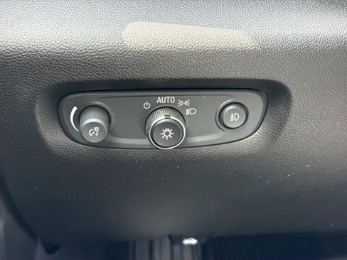 Used 2019 Chevrolet Traverse LT w/ LT Premium Package AWD/4WD image 19