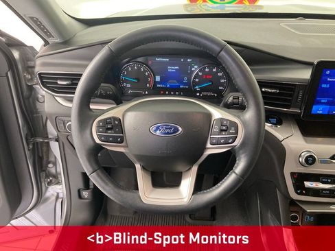 Used 2023 Ford Explorer XLT w/ Equipment Group 202A AWD/4WD image 8