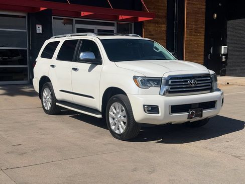 Used 2018 Toyota Sequoia Platinum AWD/4WD image 8