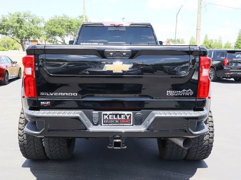 Used 2022 Chevrolet Silverado 3500 High Country w/ Technology Package AWD/4WD image 8