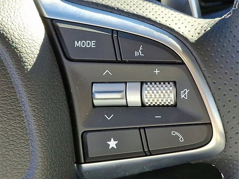 Used 2024 Genesis G70 2.5T image 23