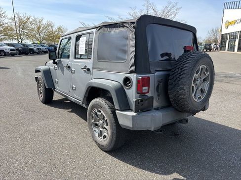 Used 2014 Jeep Wrangler Unlimited Rubicon w/ Connectivity Group image 5