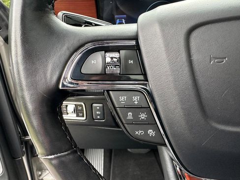 Used 2023 Lincoln Navigator Reserve AWD/4WD image 46