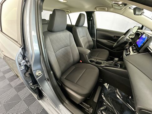 Certified 2025 Toyota Corolla LE FWD image 27