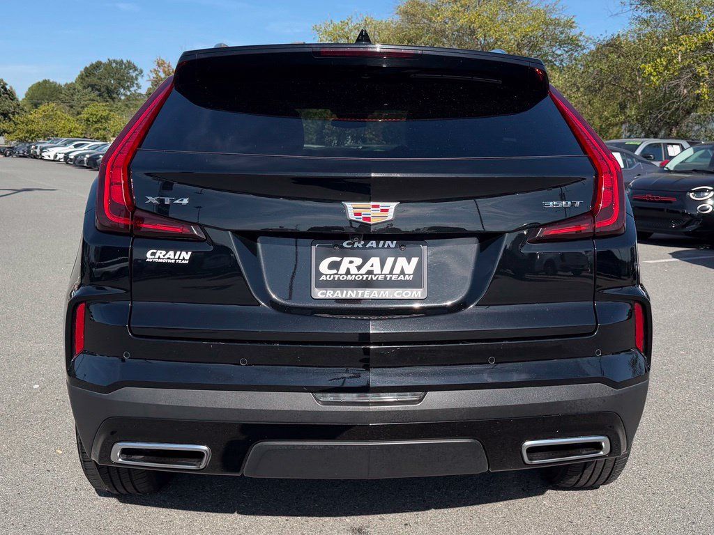 Used 2025 Cadillac XT4 Premium Luxury FWD image 6