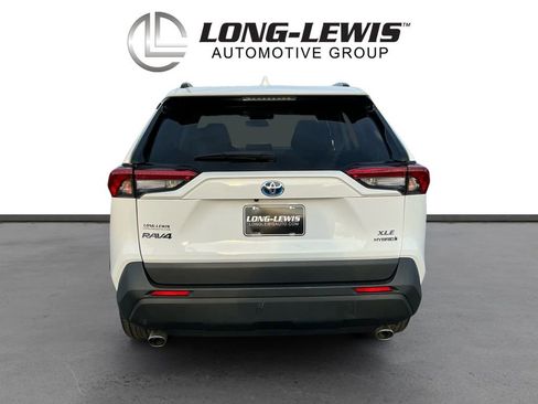 Used 2022 Toyota RAV4 XLE w/ Convenience Package AWD/4WD image 5