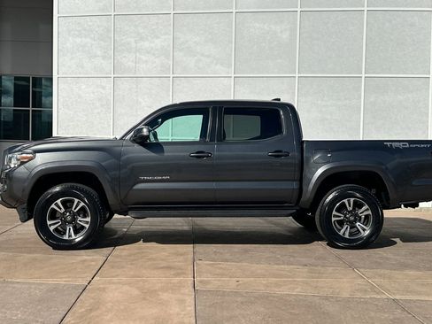 Certified 2018 Toyota Tacoma TRD Sport w/ Technology Package image 8